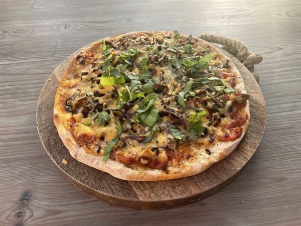 Amy's Ogleshield & Appleby’s Cheshire Pan Pizza